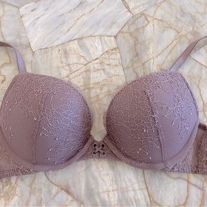 Victoria Secret Bombshell Lace Plunge Push Up Bra 32A